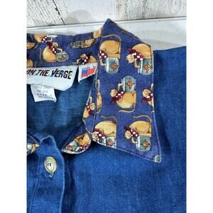 On The Verge Womens Denim Button Up Shirt Cats Fish Bowl Collar Cuff Vintage USA